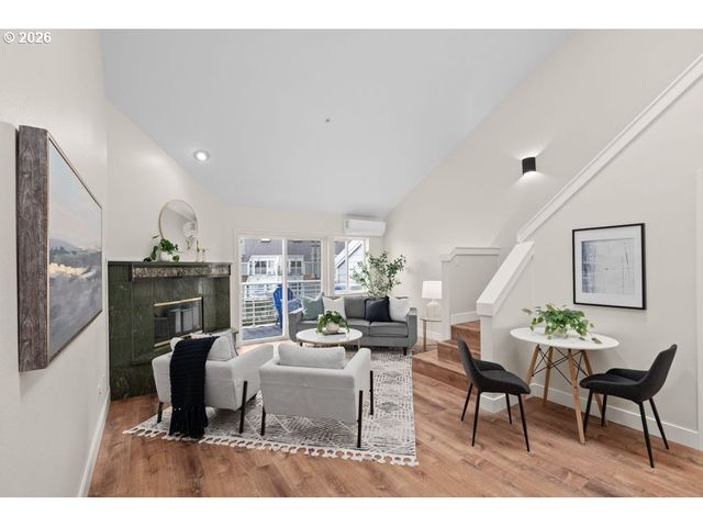 277 N HAYDEN BAY Dr, Portland, OR 97217