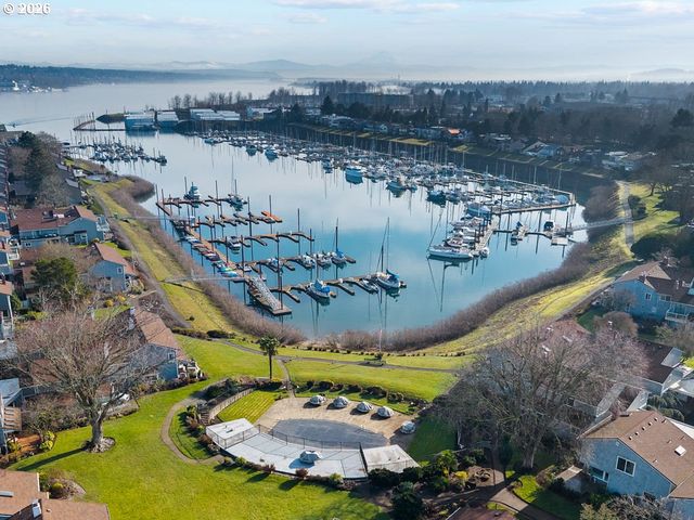 277 N HAYDEN BAY Dr, Portland, OR 97217