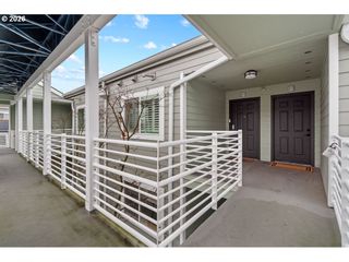 277 N HAYDEN BAY Dr, Portland, OR 97217