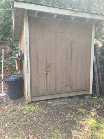 100 N Dow Mountain Drive, Hoodsport, WA 98548