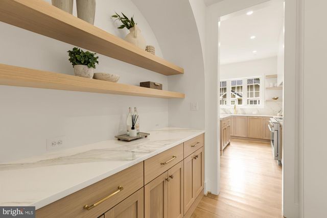 5435 MOHICAN RD, Bethesda, MD 20816