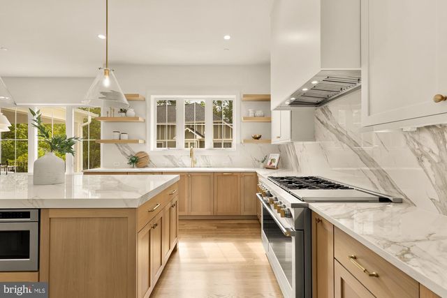 5435 MOHICAN RD, Bethesda, MD 20816