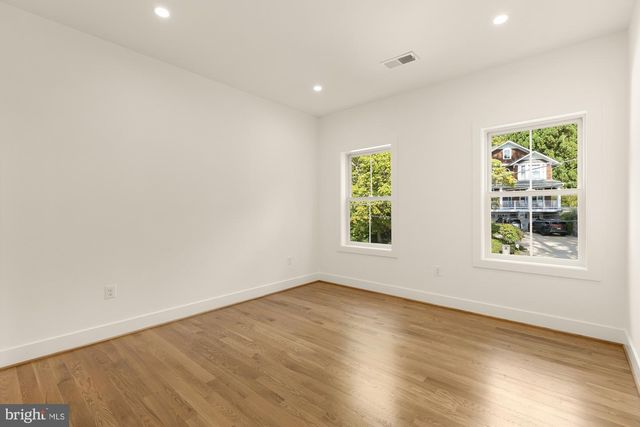 5435 MOHICAN RD, Bethesda, MD 20816