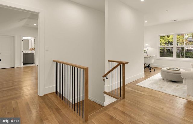5435 MOHICAN RD, Bethesda, MD 20816