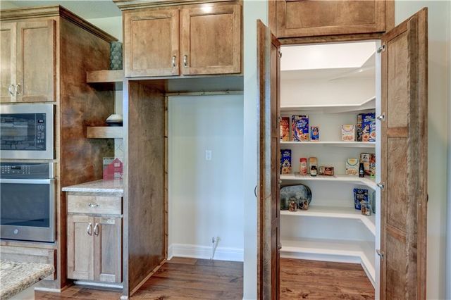 14609 Aspen Circle, Basehor, KS 66007