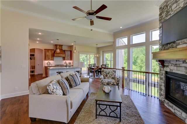 14609 Aspen Circle, Basehor, KS 66007