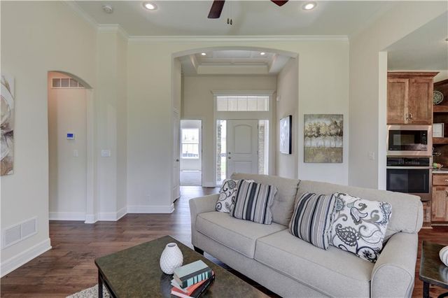 14609 Aspen Circle, Basehor, KS 66007