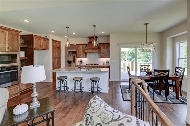 14609 Aspen Circle, Basehor, KS 66007