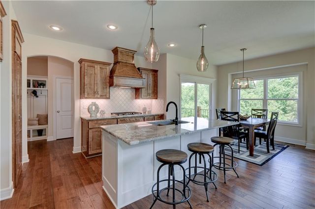 14609 Aspen Circle, Basehor, KS 66007