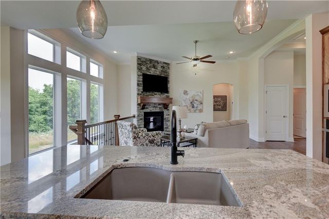 14609 Aspen Circle, Basehor, KS 66007