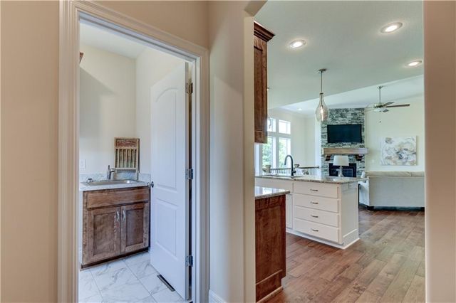 14609 Aspen Circle, Basehor, KS 66007