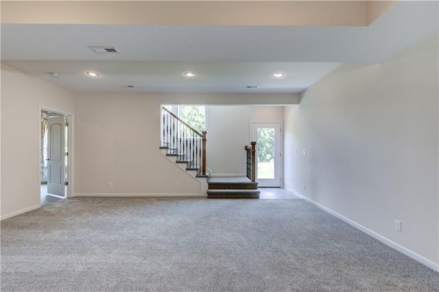 14609 Aspen Circle, Basehor, KS 66007