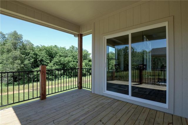 14609 Aspen Circle, Basehor, KS 66007