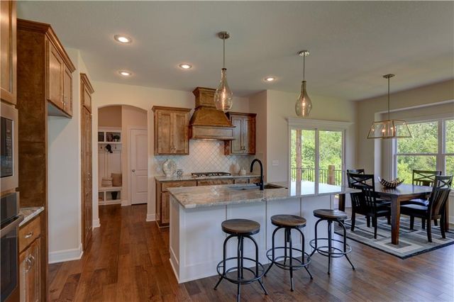 14609 Aspen Circle, Basehor, KS 66007