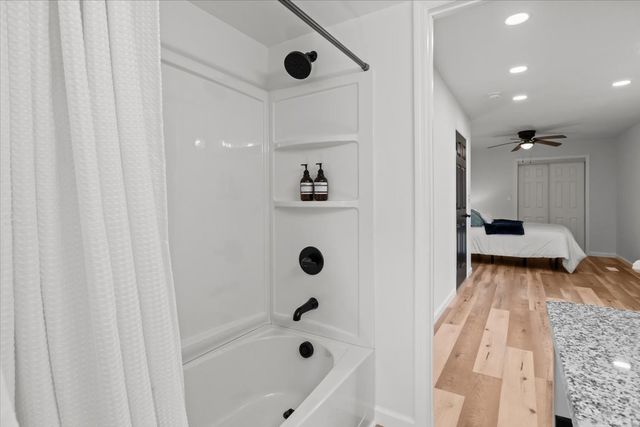 402 W Railroad St, Dickson, TN 37055