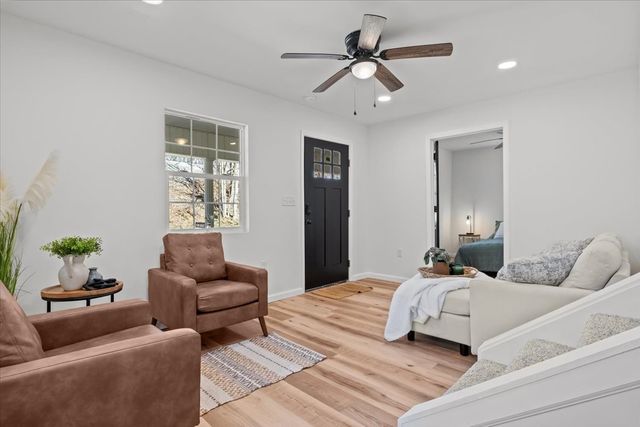 402 W Railroad St, Dickson, TN 37055