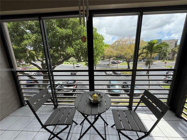 900 Colony Point Cir 317, Pembroke Pines, FL 33026