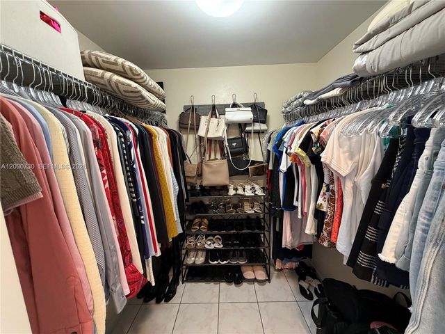 900 Colony Point Cir 317, Pembroke Pines, FL 33026