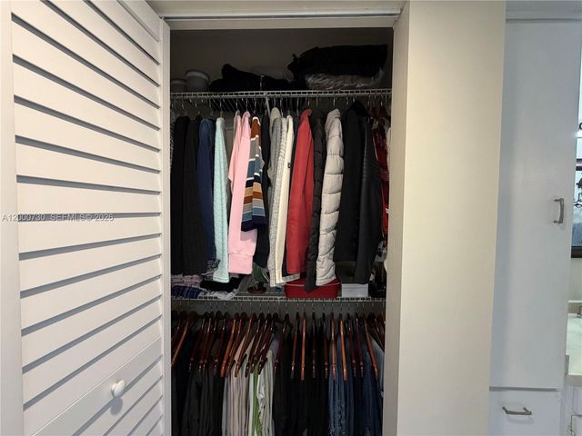 900 Colony Point Cir 317, Pembroke Pines, FL 33026