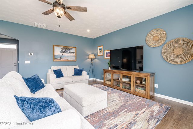 455 Mallard Lake Blvd, Shepherdsville, KY 40165
