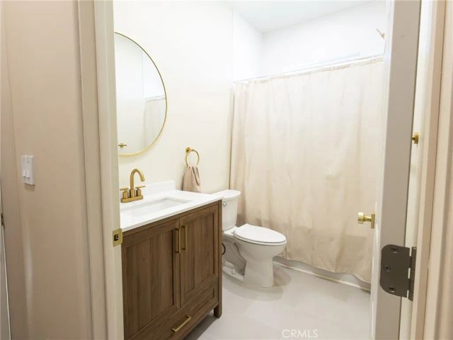 8434 Gothic Street, North Hills, CA 91343