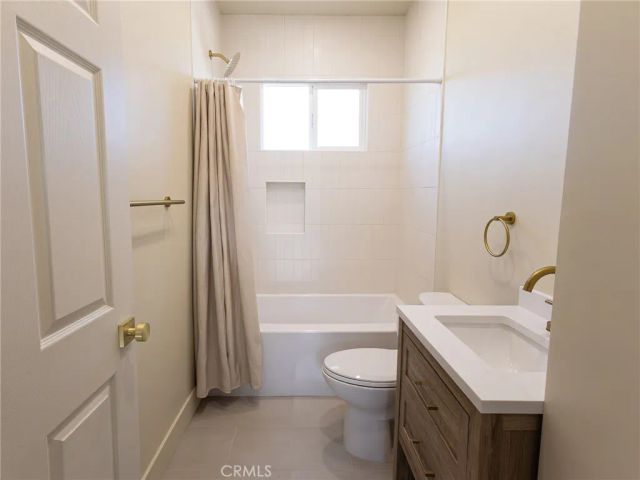 8434 Gothic Street, North Hills, CA 91343