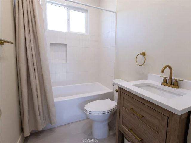 8434 Gothic Street, North Hills, CA 91343