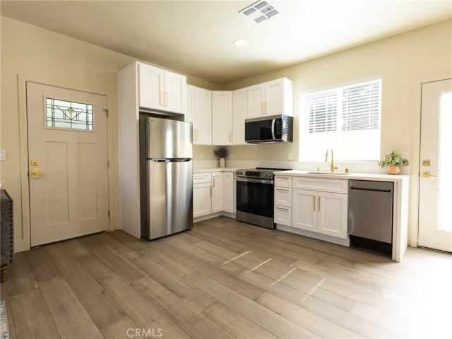 8434 Gothic Street, North Hills, CA 91343