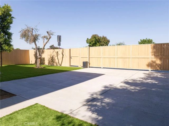 8434 Gothic Street, North Hills, CA 91343