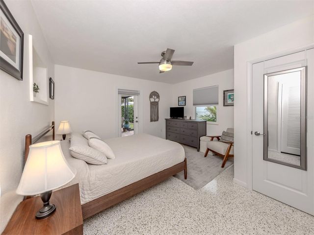 825 NOKOMIS AVENUE S, Venice, FL 34285