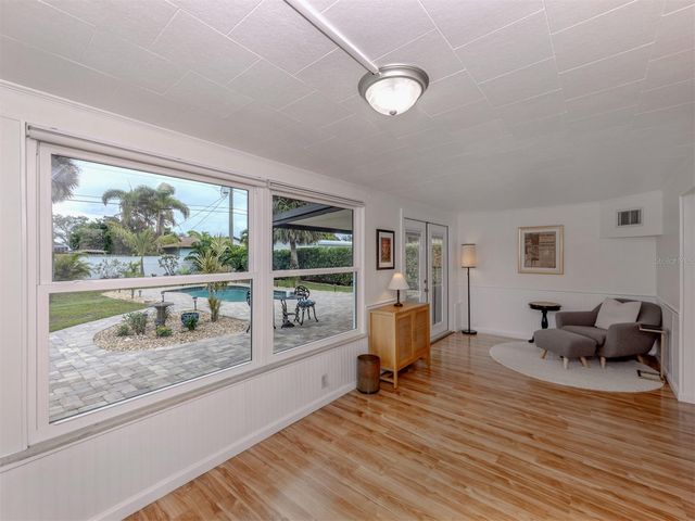 825 NOKOMIS AVENUE S, Venice, FL 34285