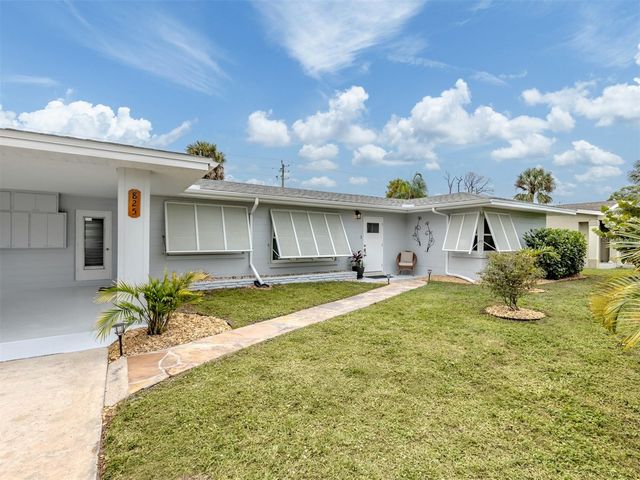 825 NOKOMIS AVENUE S, Venice, FL 34285