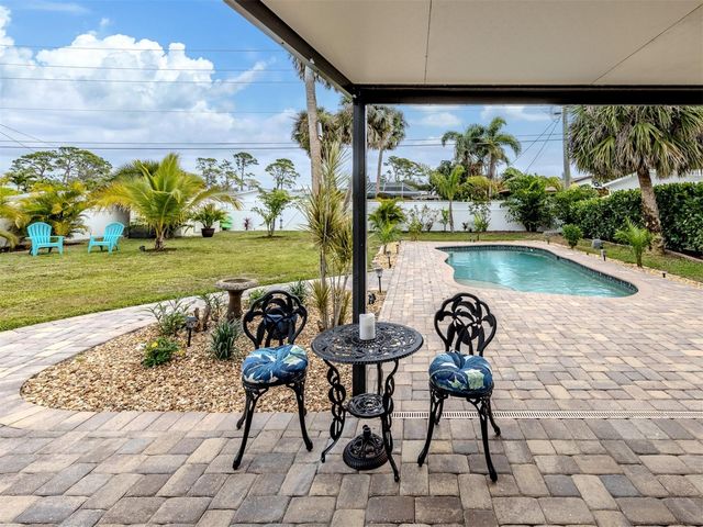 825 NOKOMIS AVENUE S, Venice, FL 34285