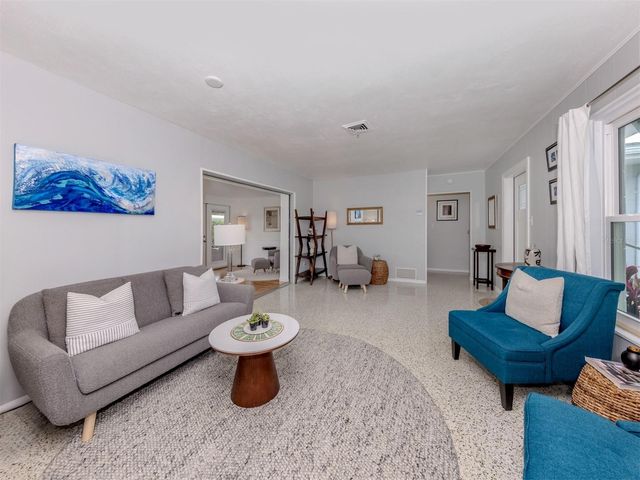 825 NOKOMIS AVENUE S, Venice, FL 34285