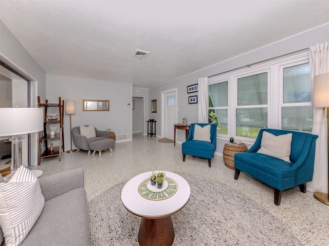 825 NOKOMIS AVENUE S, Venice, FL 34285