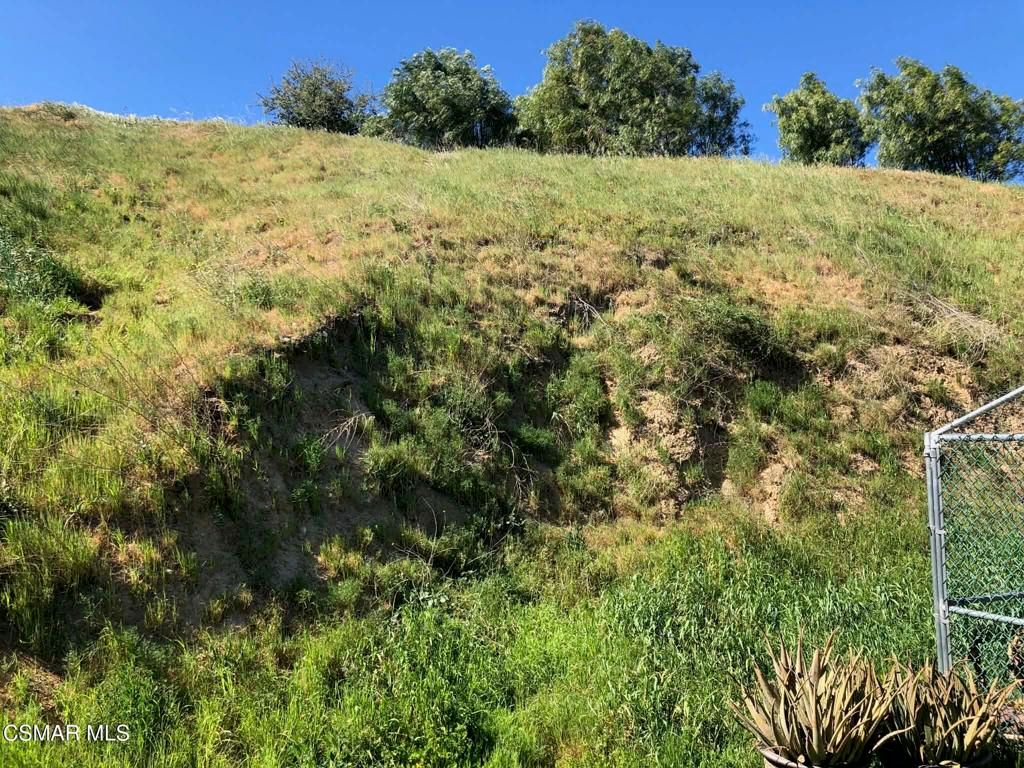 Image 14 of property listing at 1071 Walnut Canyon Road, Moorpark, CA 93021