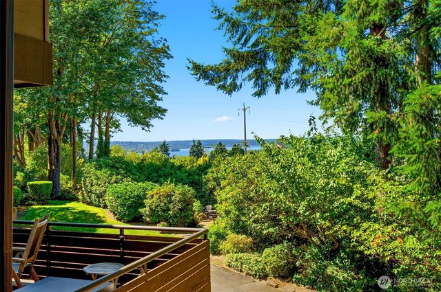 6522 108th Avenue NE, Kirkland, WA 98033