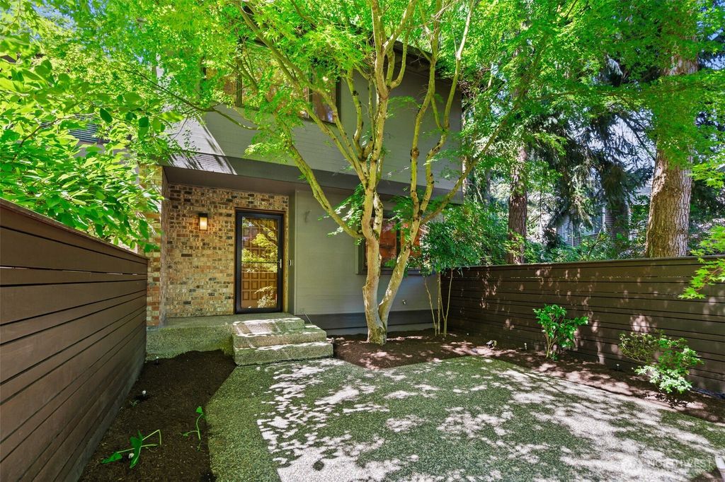 6522 108th Avenue NE, Kirkland, WA 98033