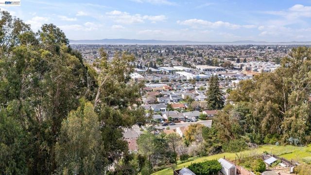 25910 Westview Way, Hayward, CA 94542