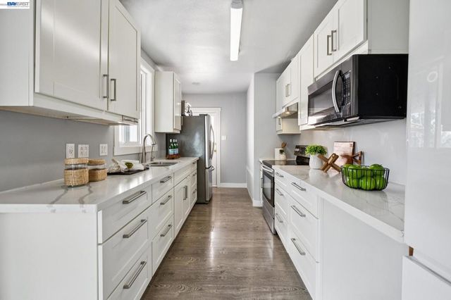 25910 Westview Way, Hayward, CA 94542