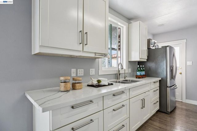 25910 Westview Way, Hayward, CA 94542