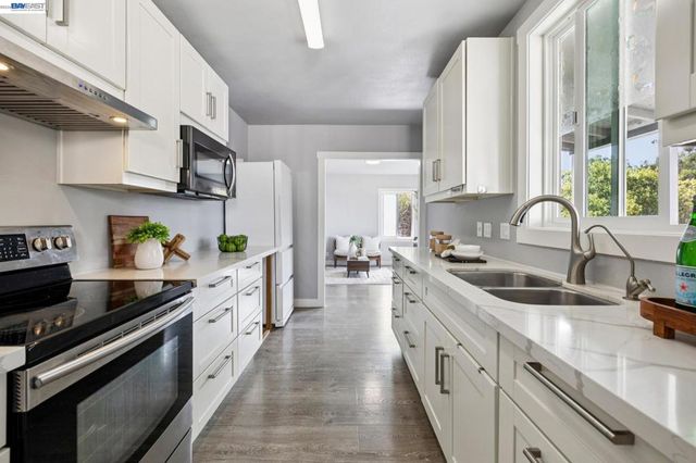 25910 Westview Way, Hayward, CA 94542