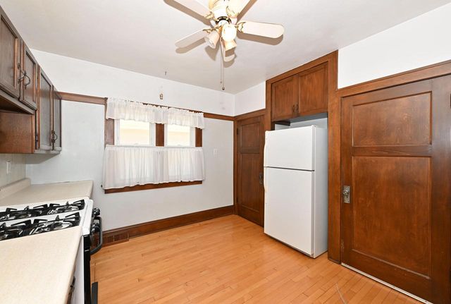2123 N 66th STREET, Wauwatosa, WI 53213