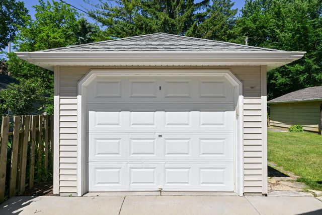 2123 N 66th STREET, Wauwatosa, WI 53213