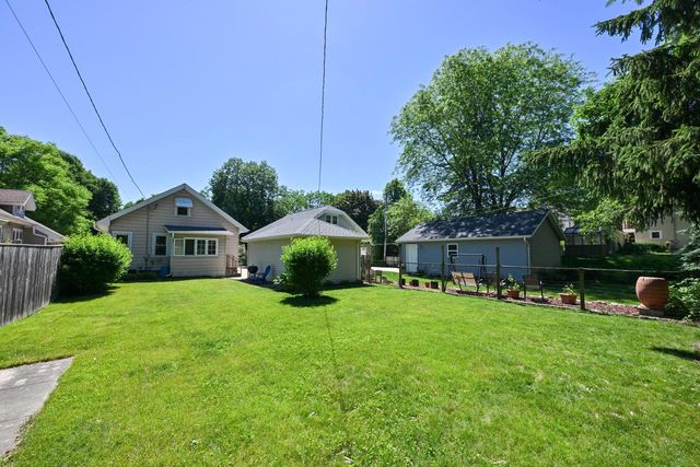 2123 N 66th STREET, Wauwatosa, WI 53213