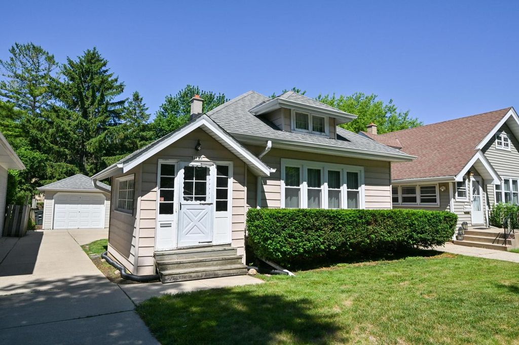 2123 N 66th STREET, Wauwatosa, WI 53213