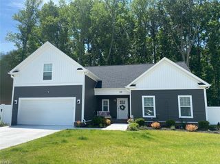 41 Pelchat DR, Hampton, VA 23666