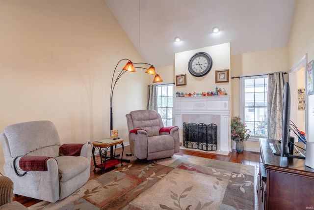 200 Westbriar Road, Newburgh, IN 47630