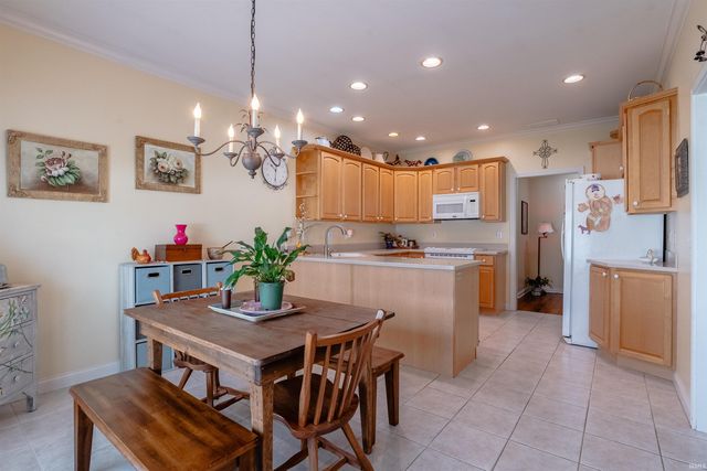 200 Westbriar Road, Newburgh, IN 47630