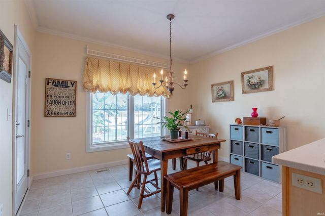 200 Westbriar Road, Newburgh, IN 47630